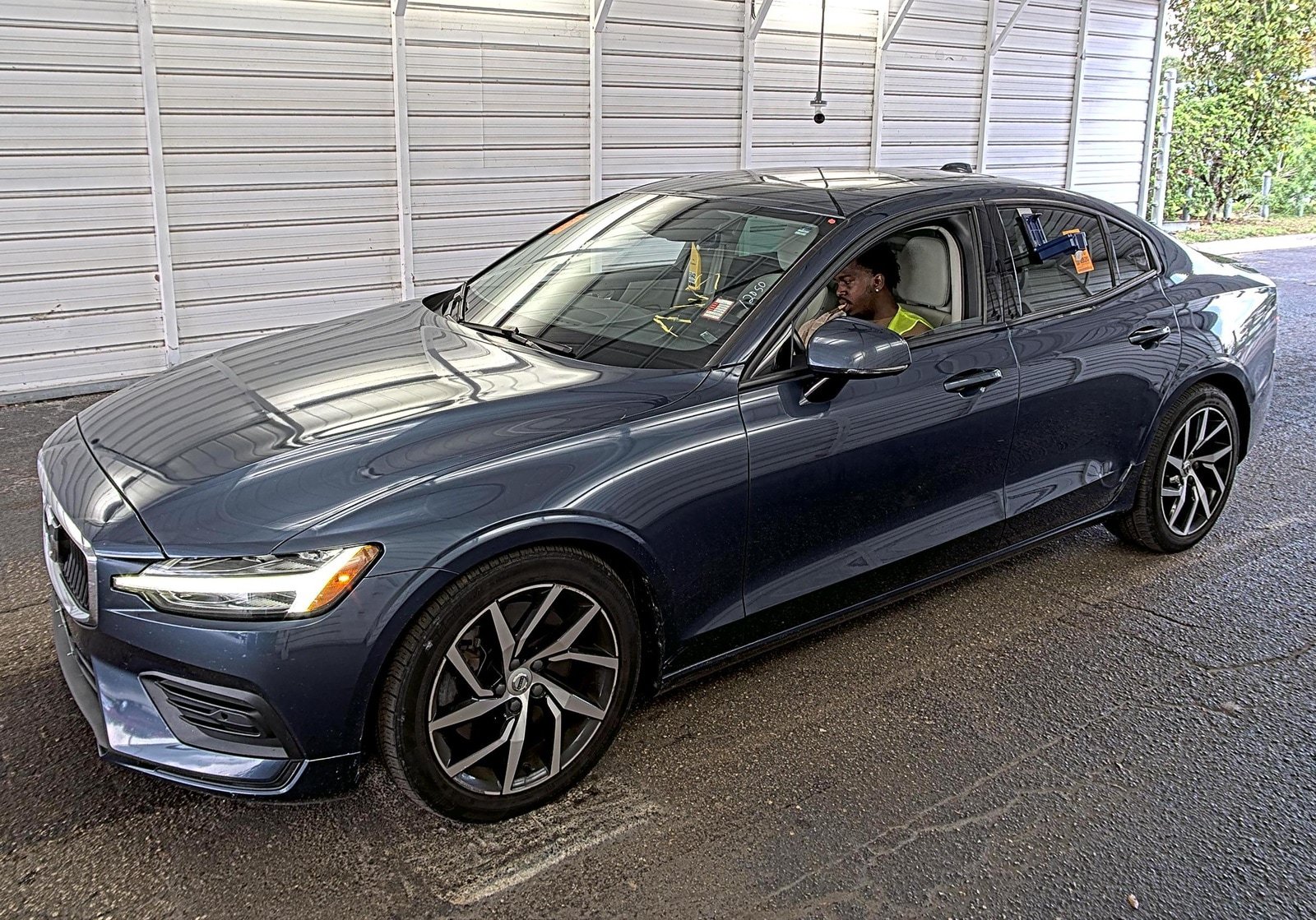 Used 2020 Volvo S60 T6 Momentum w/ Protection Package AWD/4WD image 1