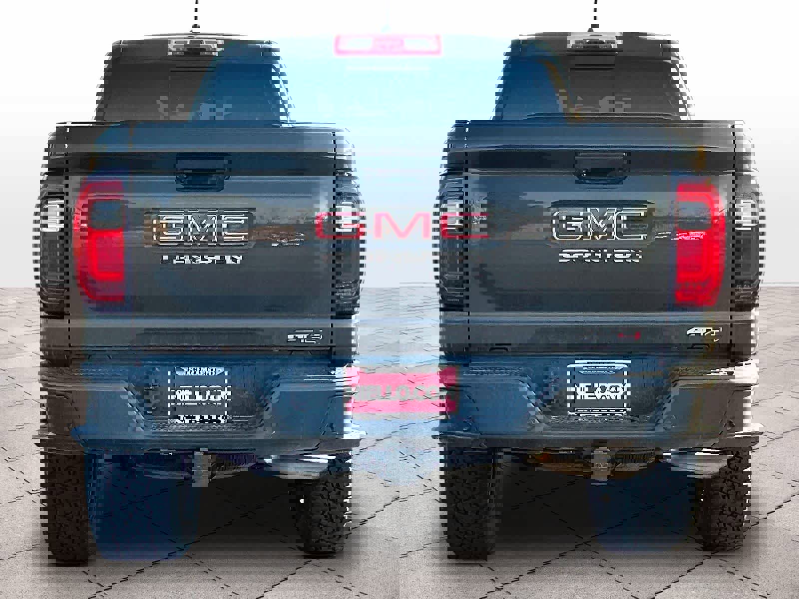 Used 2023 GMC Canyon AT4 w/ Technology Package image 7