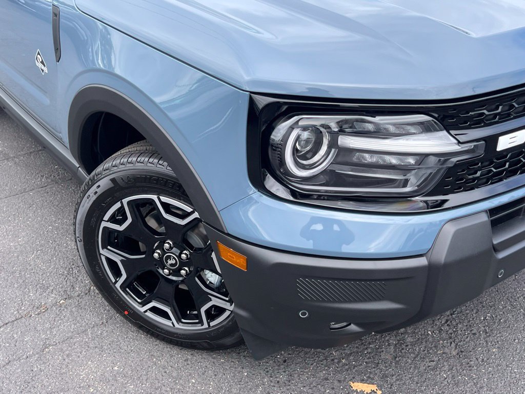 New 2026 Ford Bronco Sport Outer Banks w/ Outer Banks Tech Package+ AWD/4WD image 2