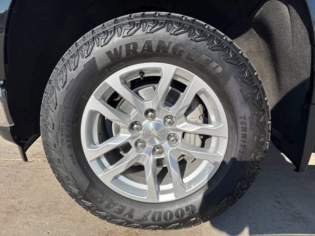 Certified 2021 Chevrolet Silverado 1500 LT w/ Z71 Off-Road Package AWD/4WD image 12