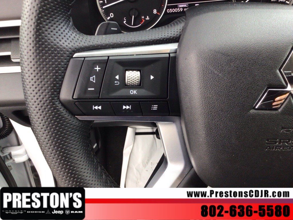 Used 2025 Mitsubishi Outlander SE AWD/4WD image 15