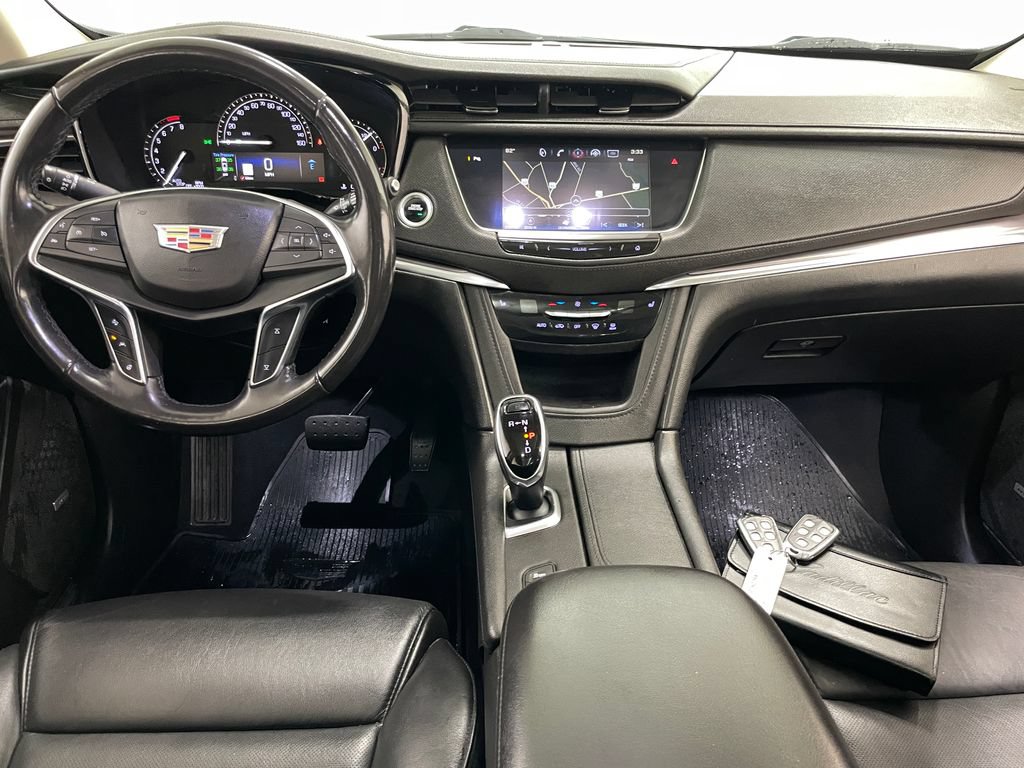 Used 2018 Cadillac XT5 Luxury w/ Driver Awareness Package AWD/4WD image 9