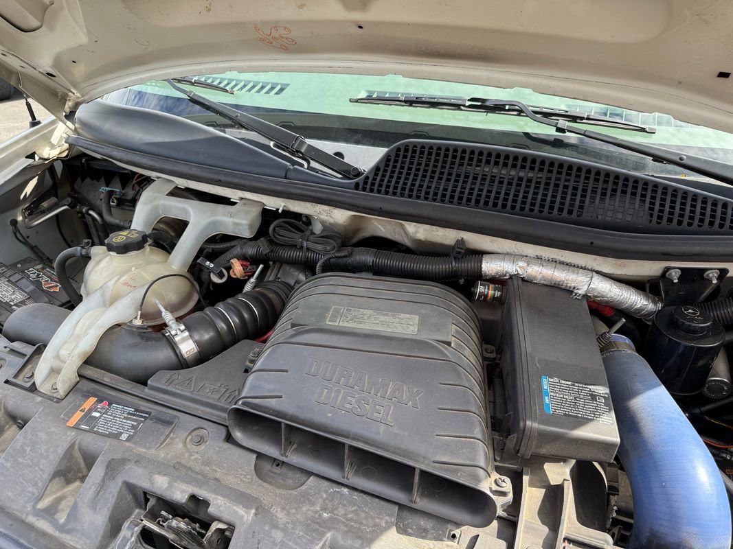 Used 2010 Chevrolet Express 3500 w/ Ambulance Package image 10