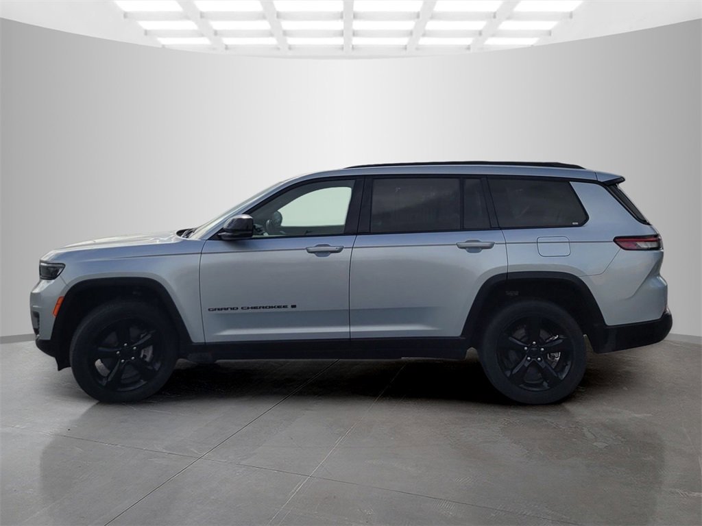 Used 2023 Jeep Grand Cherokee L Laredo image 7