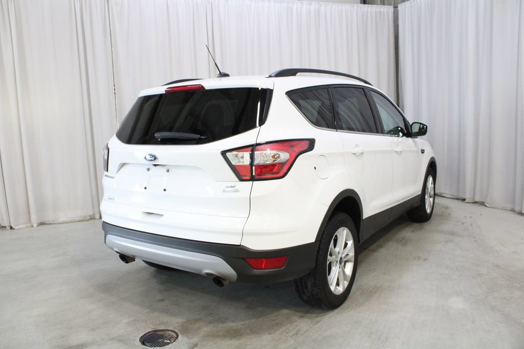 Used 2018 Ford Escape SE FWD image 25