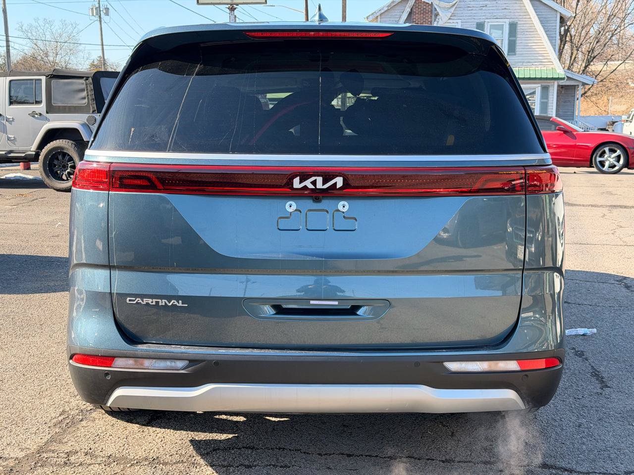 Used 2024 Kia Carnival EX FWD image 7