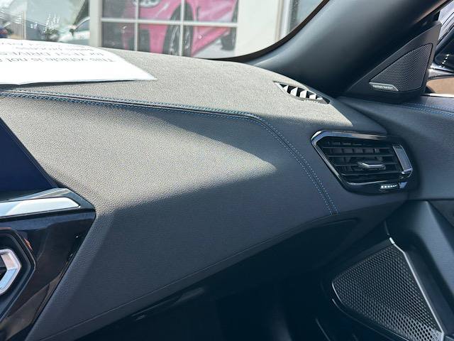 Used 2025 BMW Z4 M40i w/ Edition RWD image 32