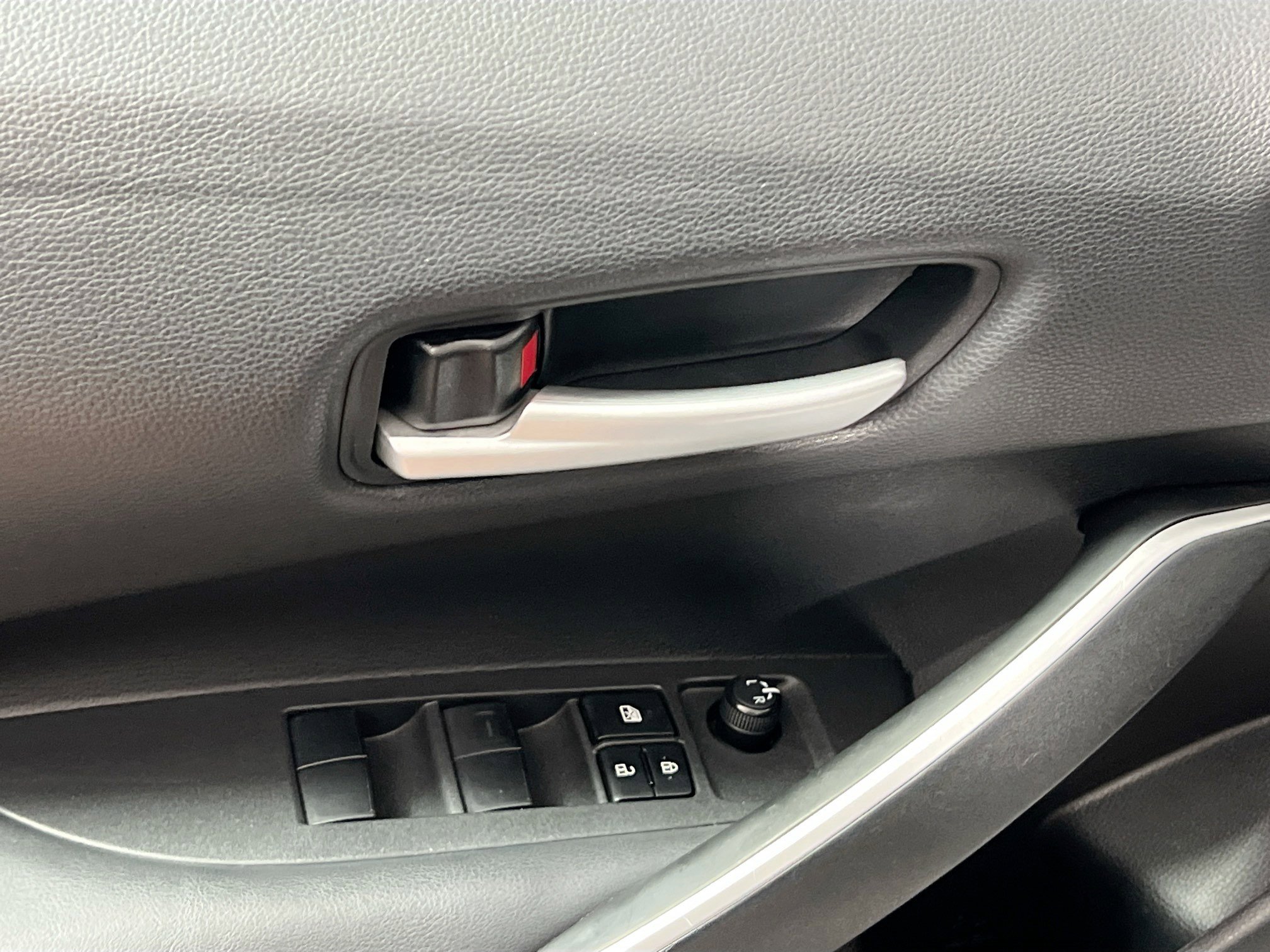 Used 2021 Toyota Corolla SE FWD image 16