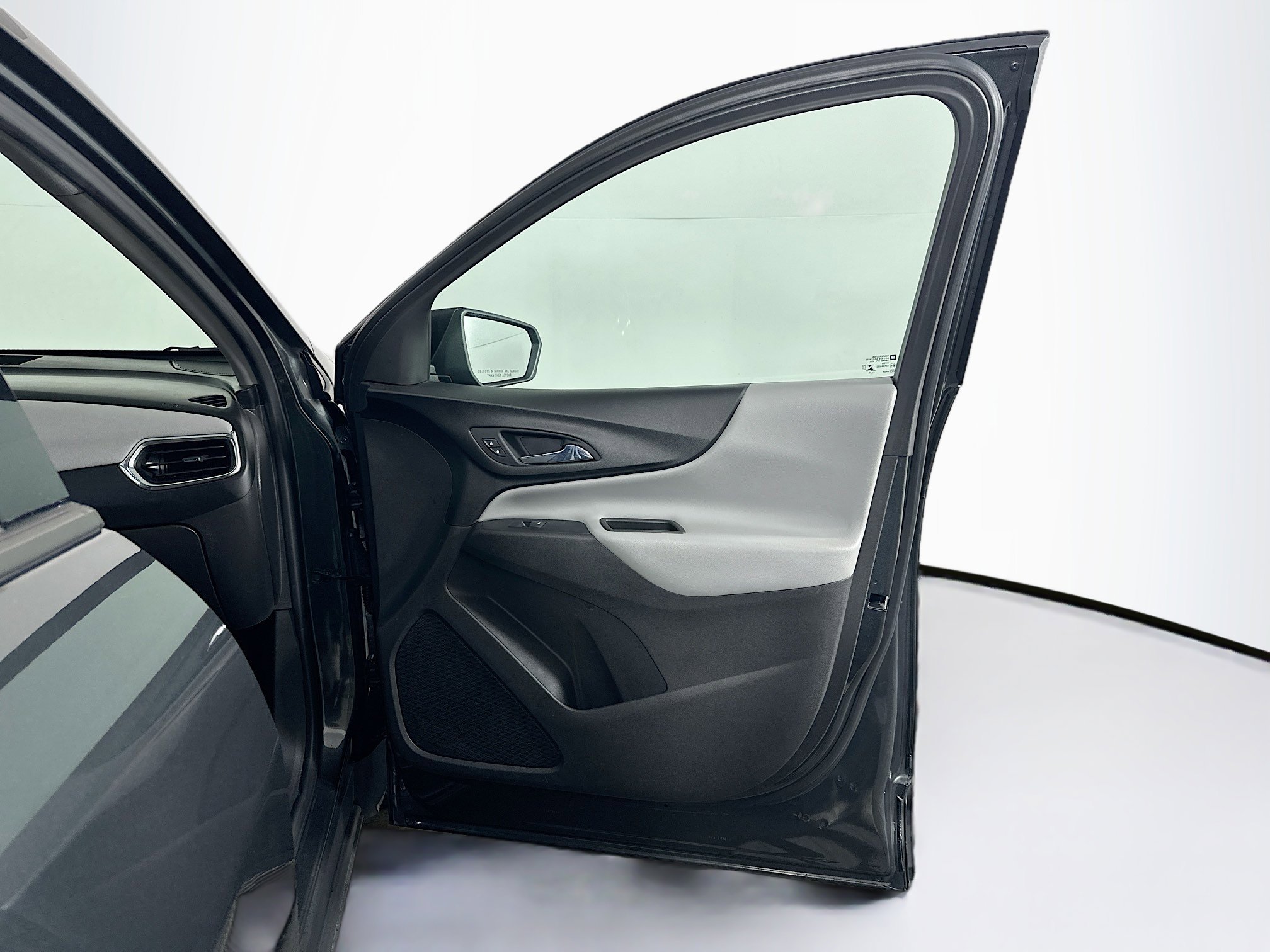 Used 2019 Chevrolet Equinox LS w/ LS Convenience Package image 31