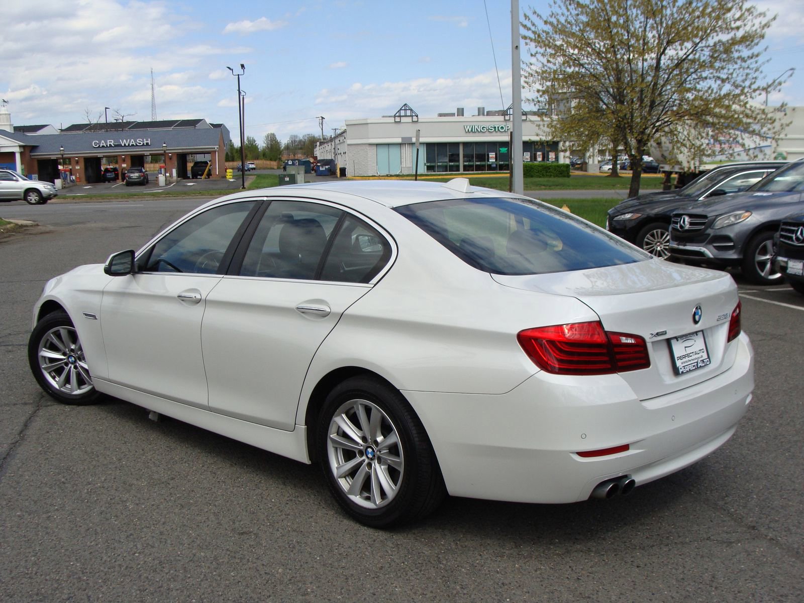 Used 2016 BMW 528i xDrive Sedan AWD/4WD image 4