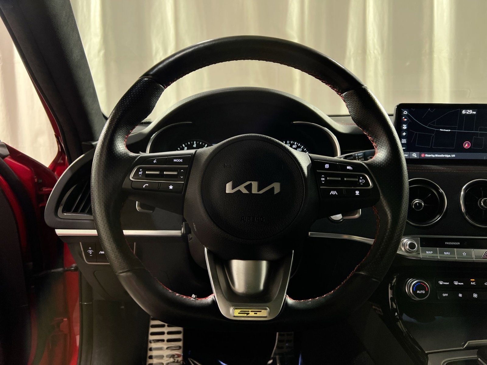 Used 2023 Kia Stinger GT2 image 20