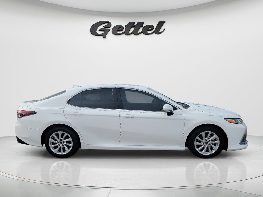 Used 2024 Toyota Camry LE w/ Convenience Package FWD image 4