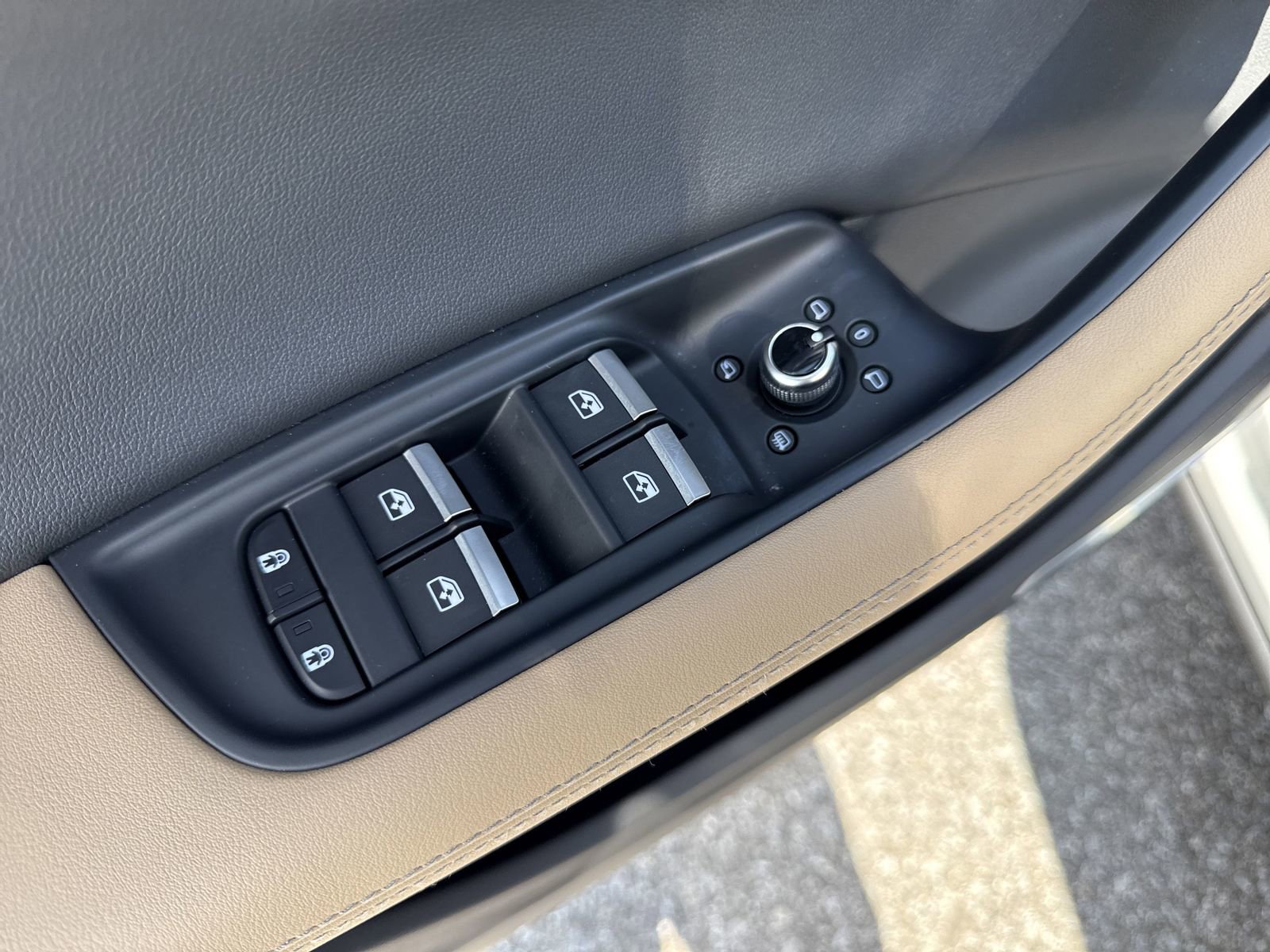 Used 2025 Audi Q7 3.0T Premium Plus image 40