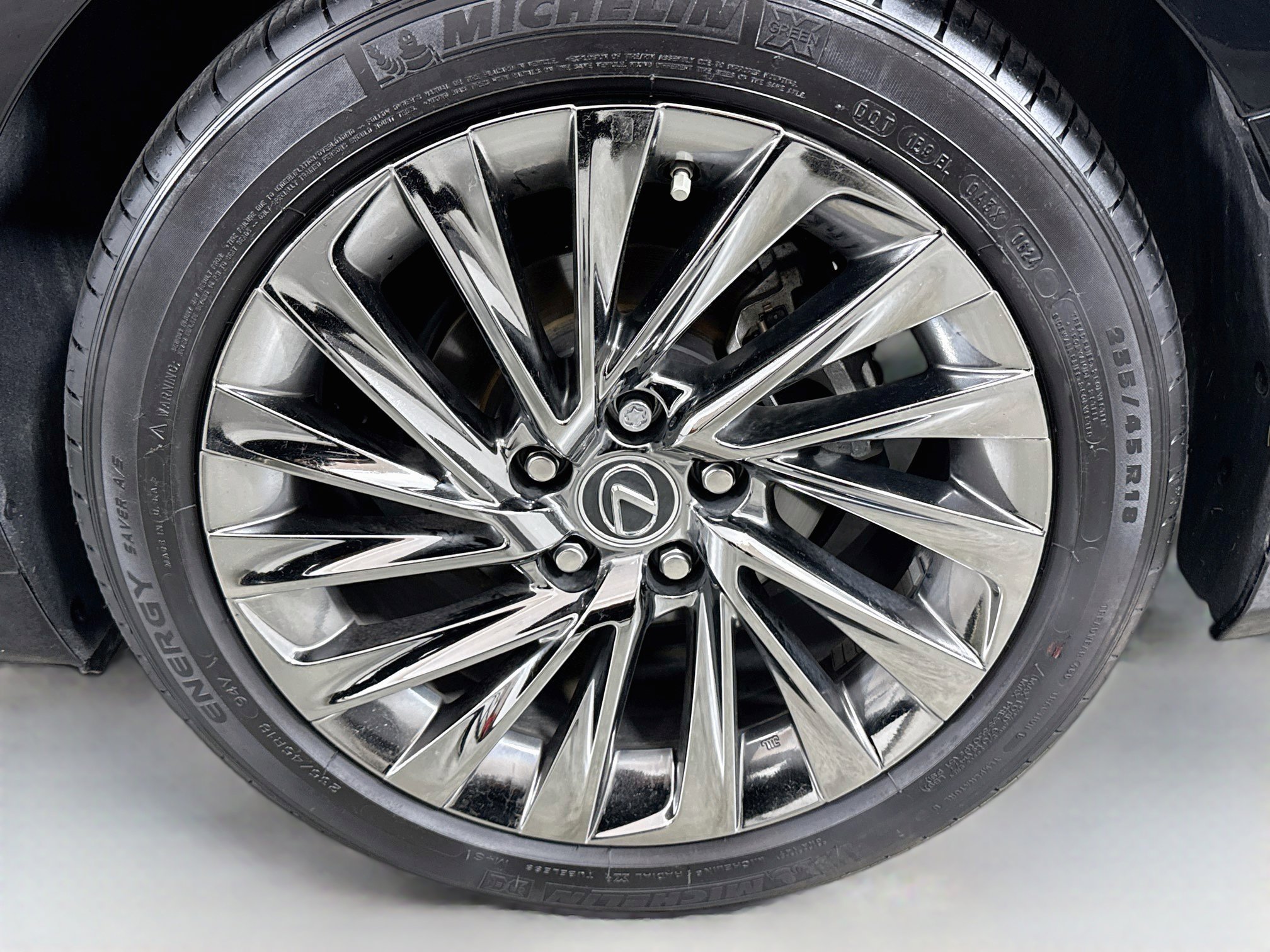Used 2024 Lexus ES 300h w/ Accessory Package (Z2) FWD image 30