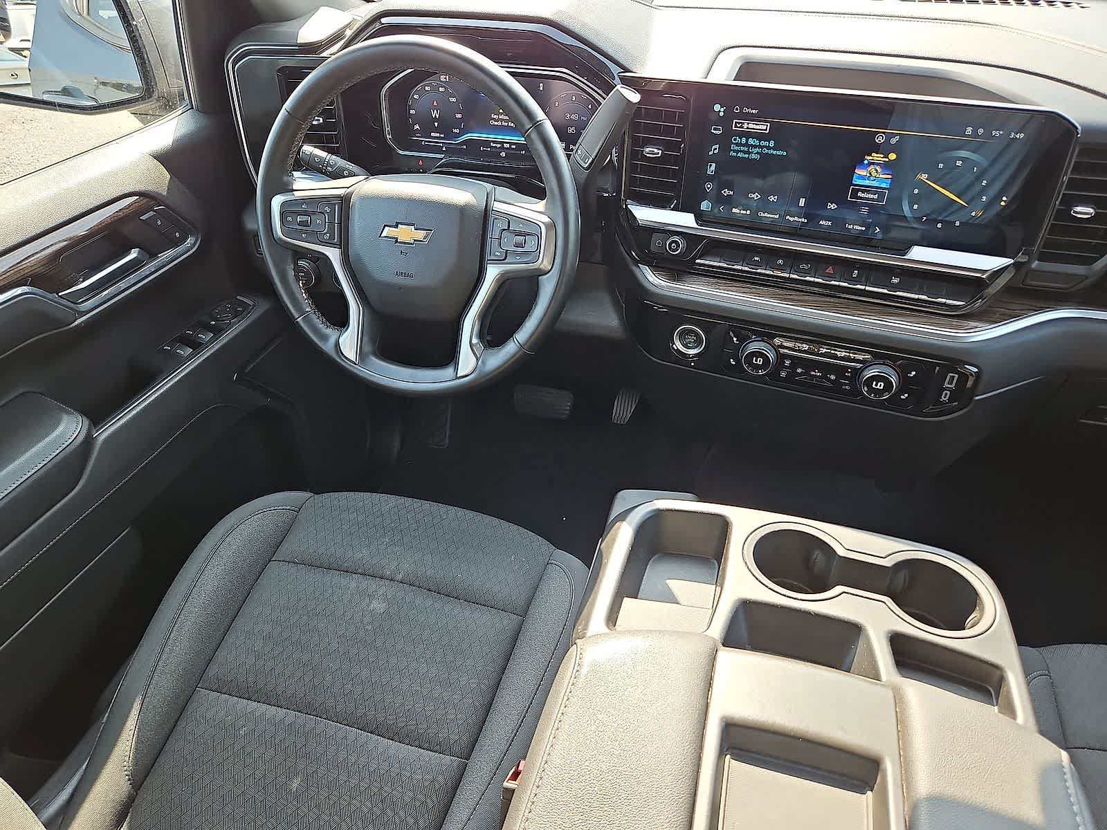 Used 2024 Chevrolet Silverado 1500 LT AWD/4WD image 10