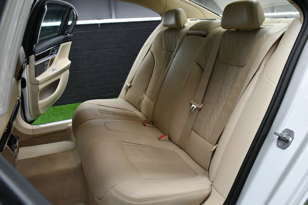 Used 2016 BMW 750i RWD image 42