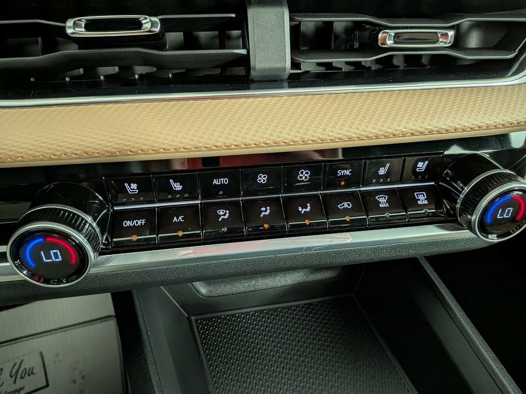 Used 2026 Chevrolet Equinox ACTIV w/ Convenience Package III image 30