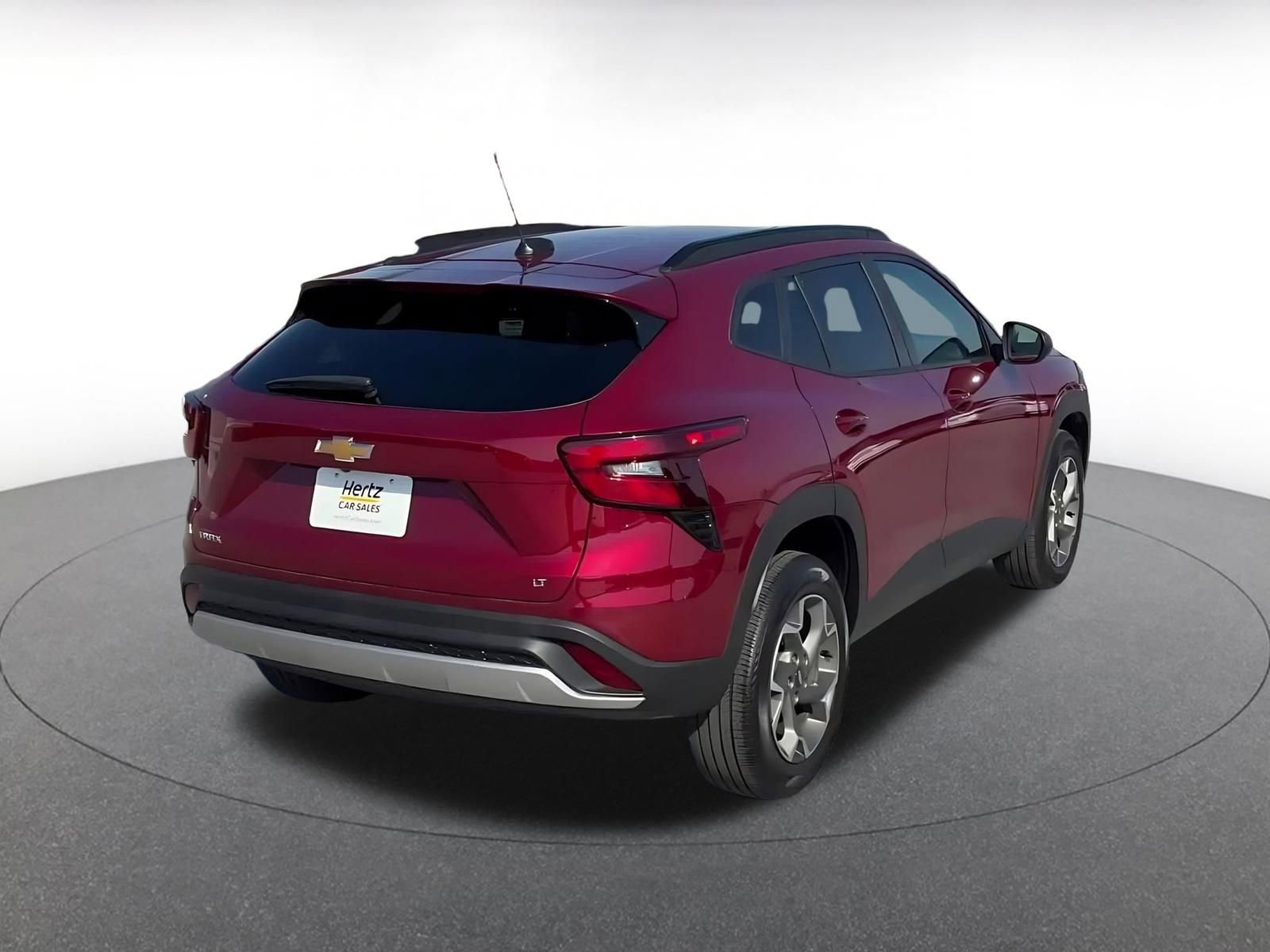 Used 2025 Chevrolet Trax LT w/ LT Convenience Package image 14