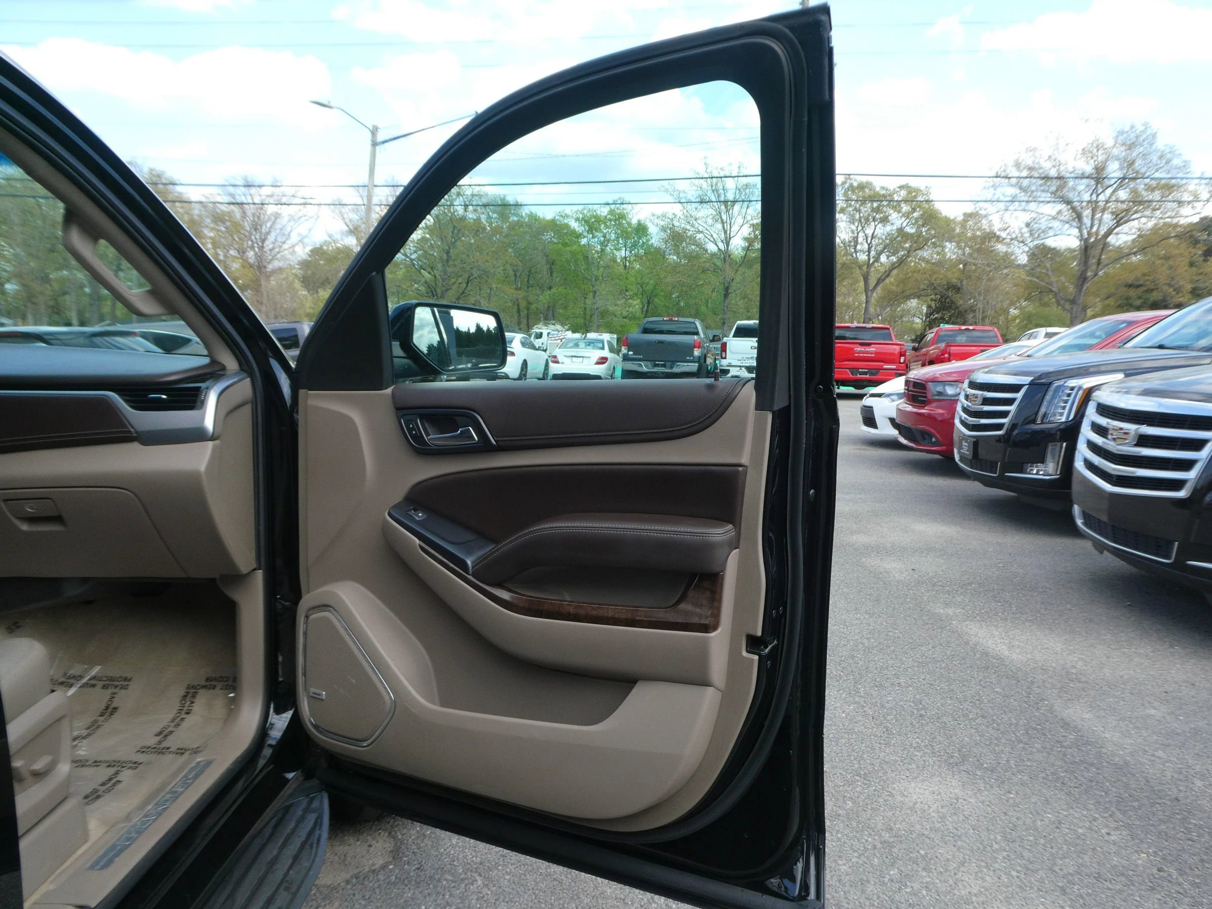 Used 2015 Chevrolet Tahoe LT image 22