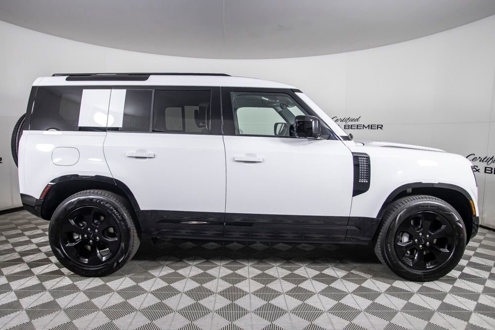 Used 2026 Land Rover Defender 110 X-Dynamic SE image 4