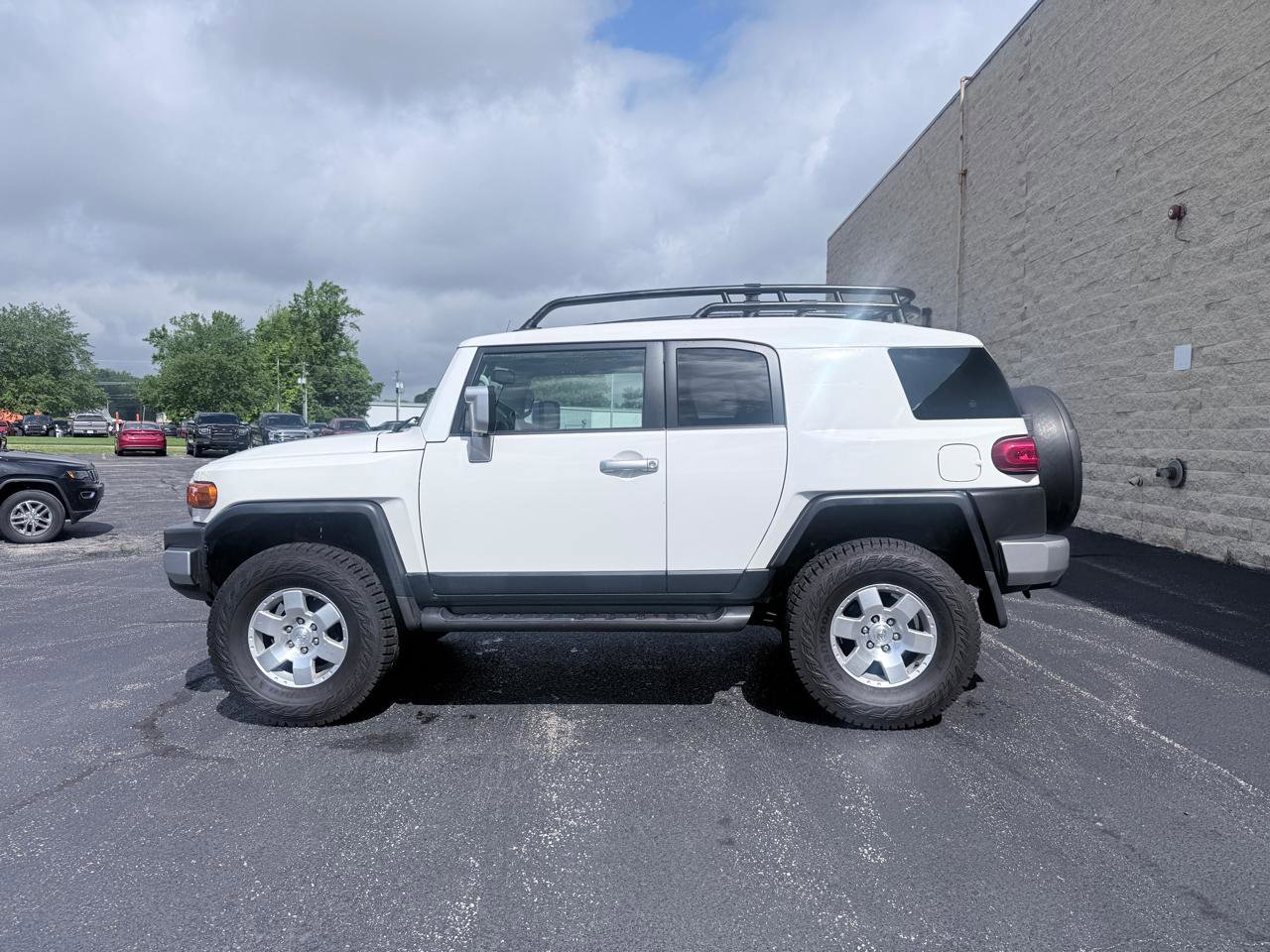 Used 2010 Toyota FJ Cruiser 4WD image 2
