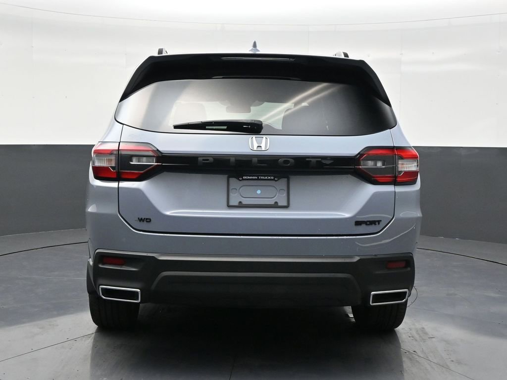 Used 2023 Honda Pilot Sport image 4