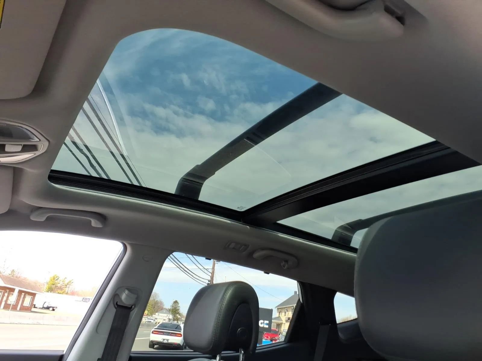 Used 2018 Hyundai Santa Fe Sport w/ 2.0T Ultimate Tech Package 05 image 27