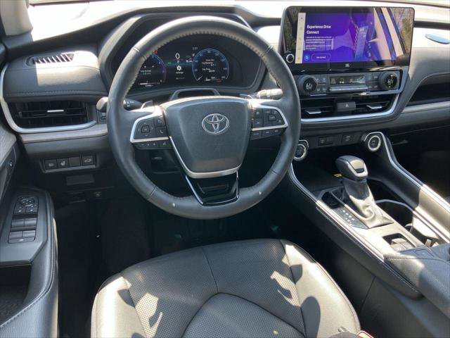 Certified 2024 Toyota Grand Highlander AWD image 17