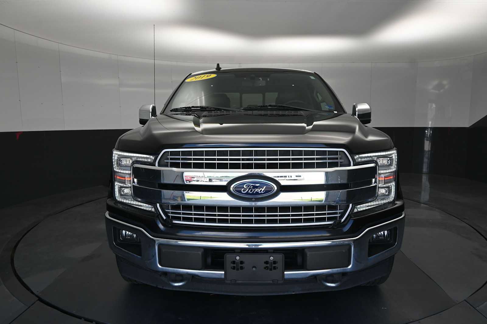 Used 2019 Ford F150 Lariat w/ Equipment Group 502A Luxury AWD/4WD image 19