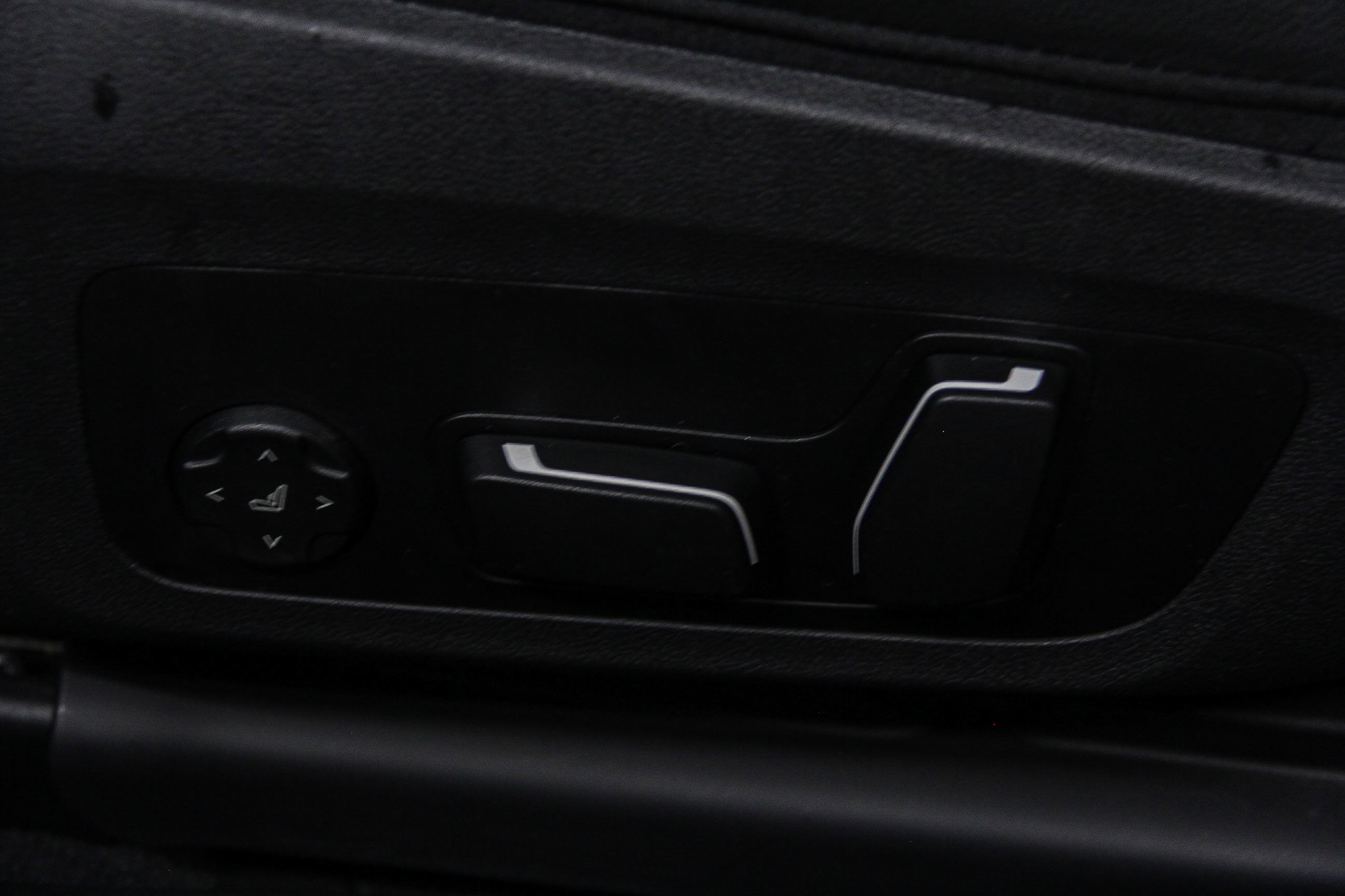 Used 2025 BMW 430i Convertible w/ Premium Package image 26