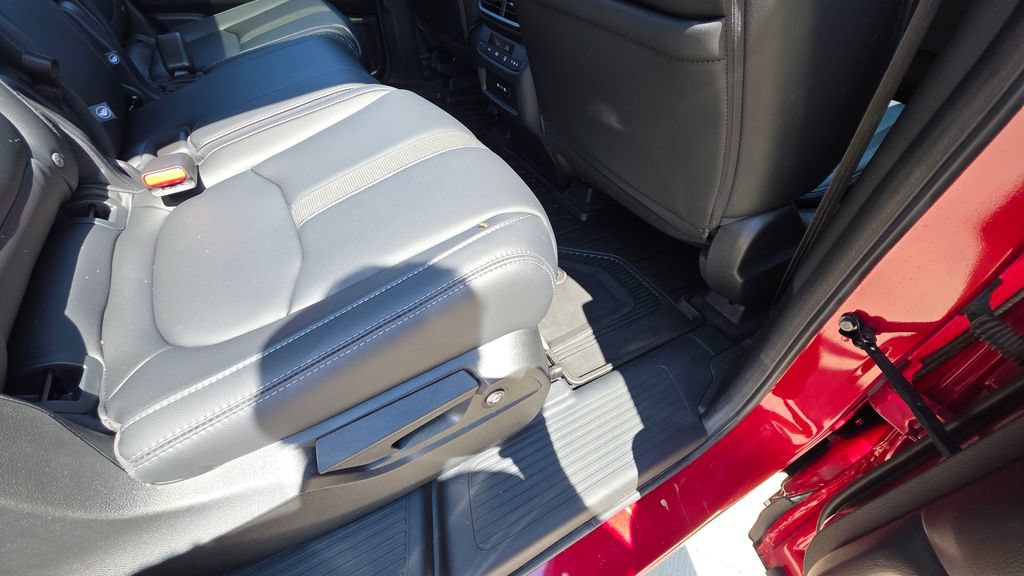 Certified 2025 Honda Pilot Touring image 15