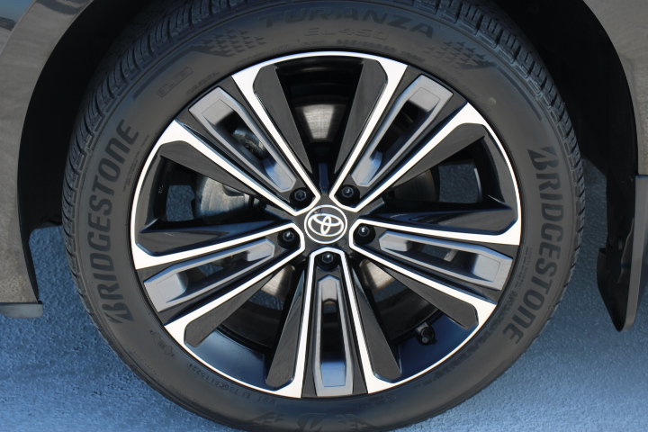 Used 2023 Toyota bZ4X Limited image 8