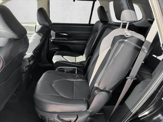 Certified 2025 Toyota Grand Highlander AWD image 17