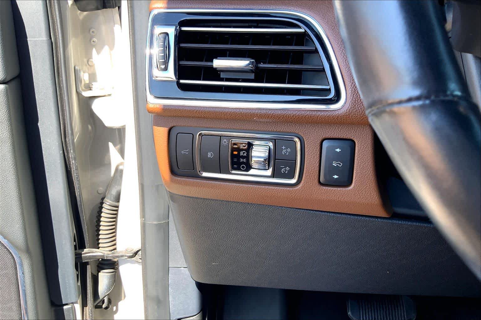 Used 2022 Lincoln Navigator Reserve AWD/4WD image 36