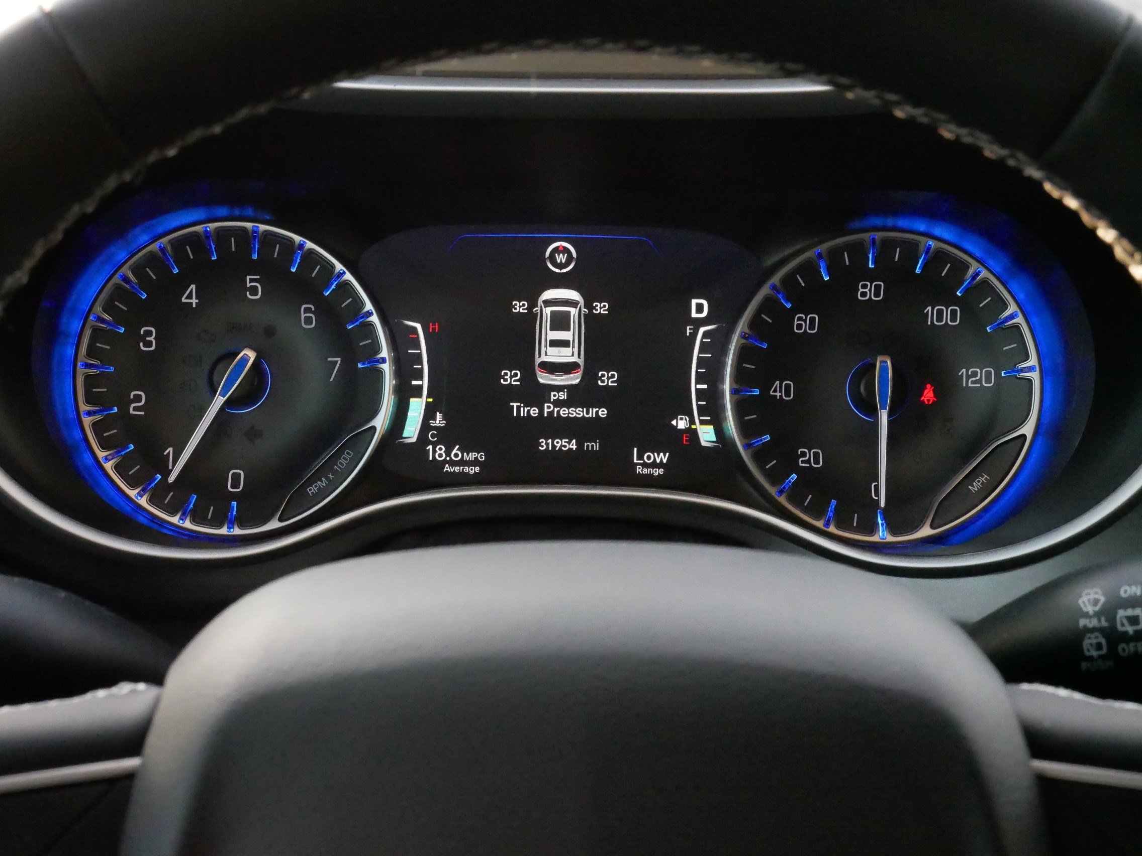 Used 2024 Chrysler Pacifica Touring-L w/ Road Tripper Package image 21