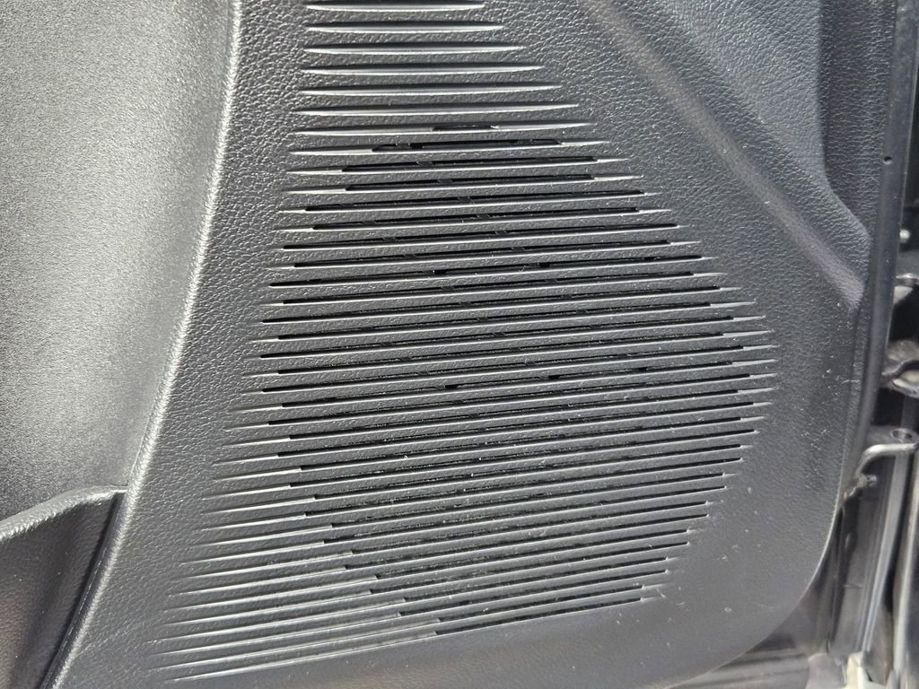 Used 2022 Dodge Challenger SXT image 12