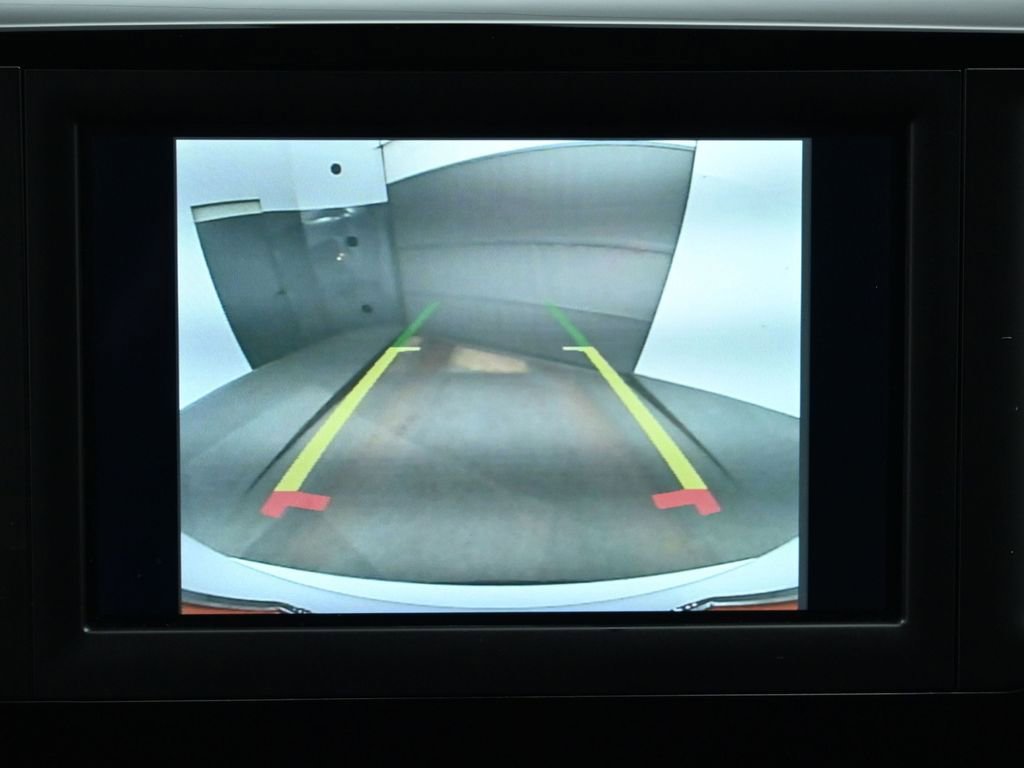 Used 2021 Chrysler Voyager L image 30