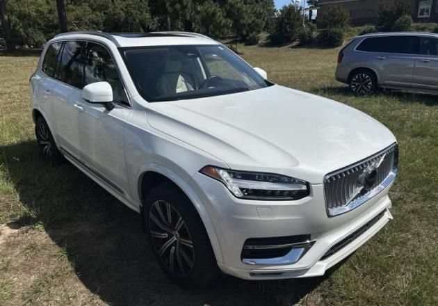 Used 2024 Volvo XC90 B5 Core w/ Protection Package Premier AWD/4WD image 4
