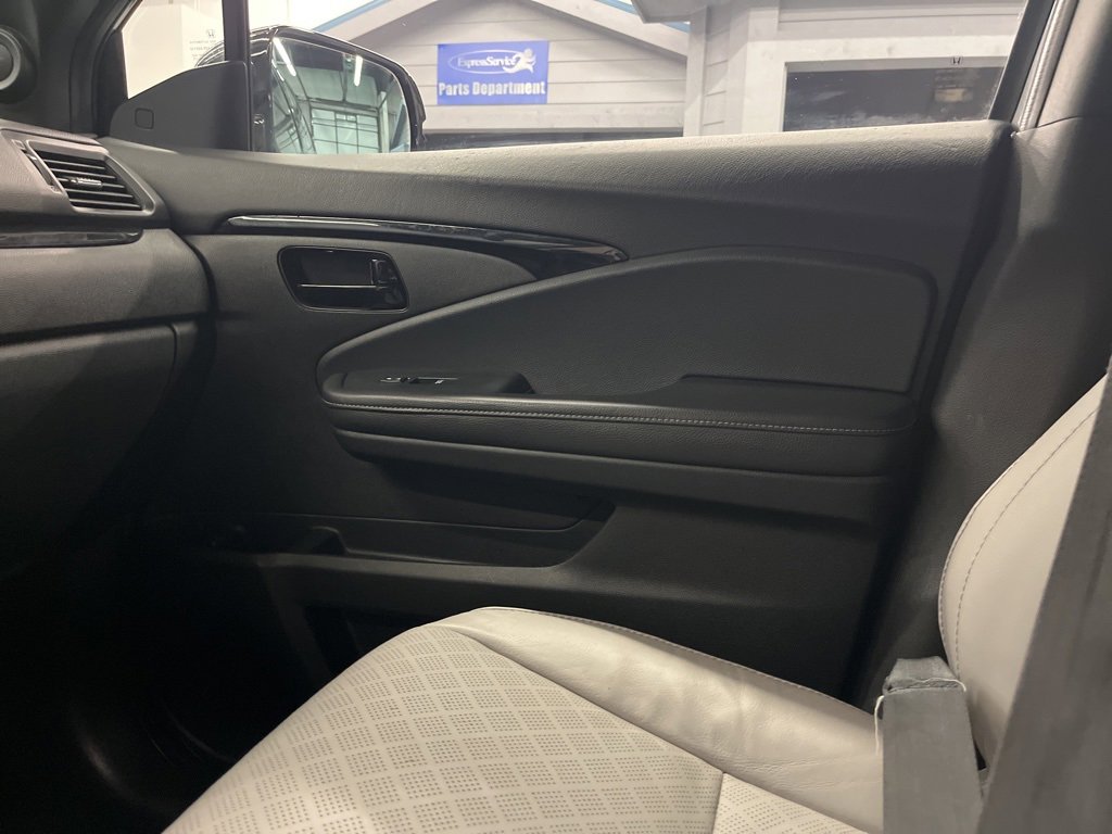 Used 2023 Honda Passport Elite image 14