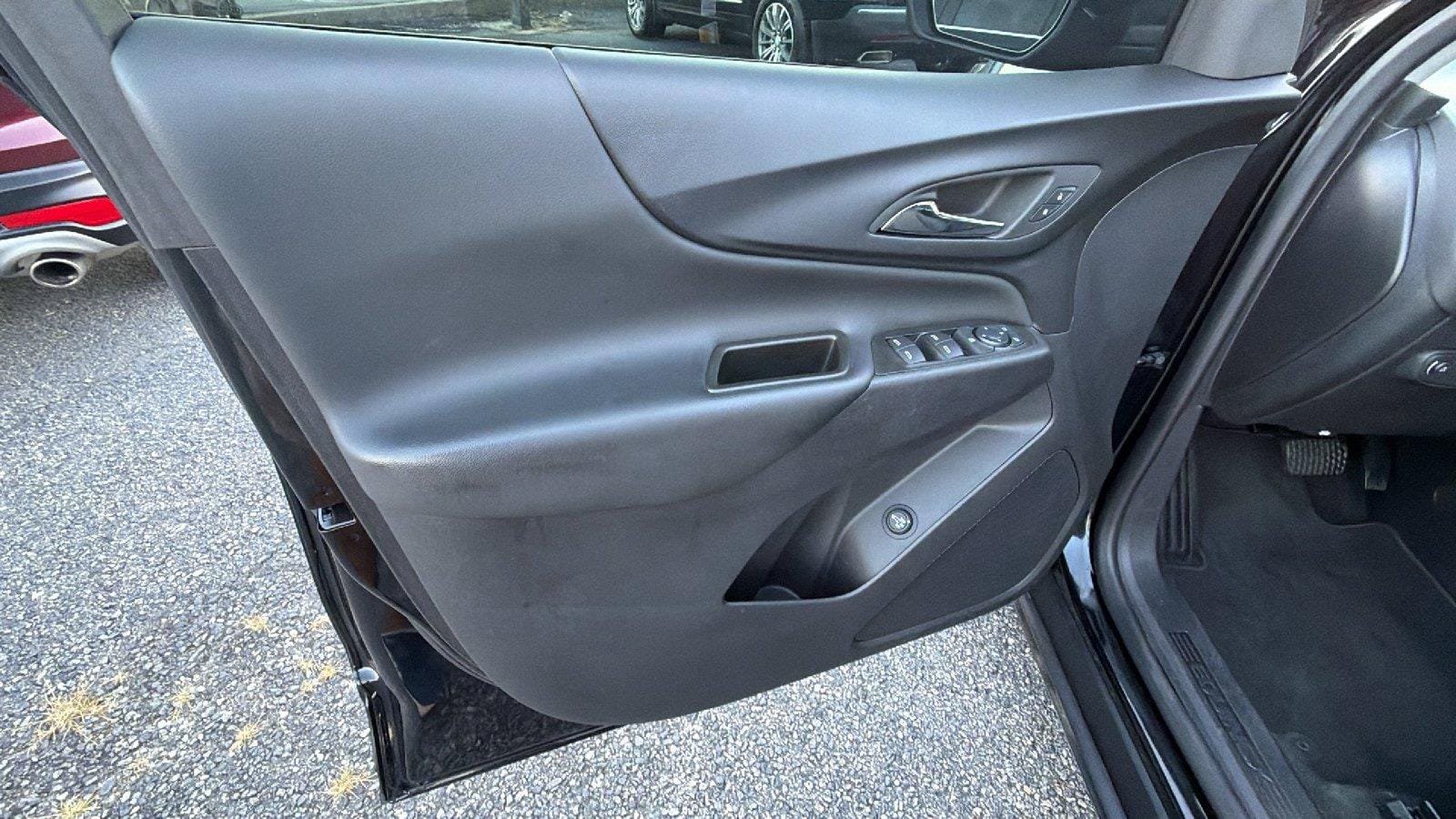 Used 2024 Chevrolet Equinox LT FWD image 15