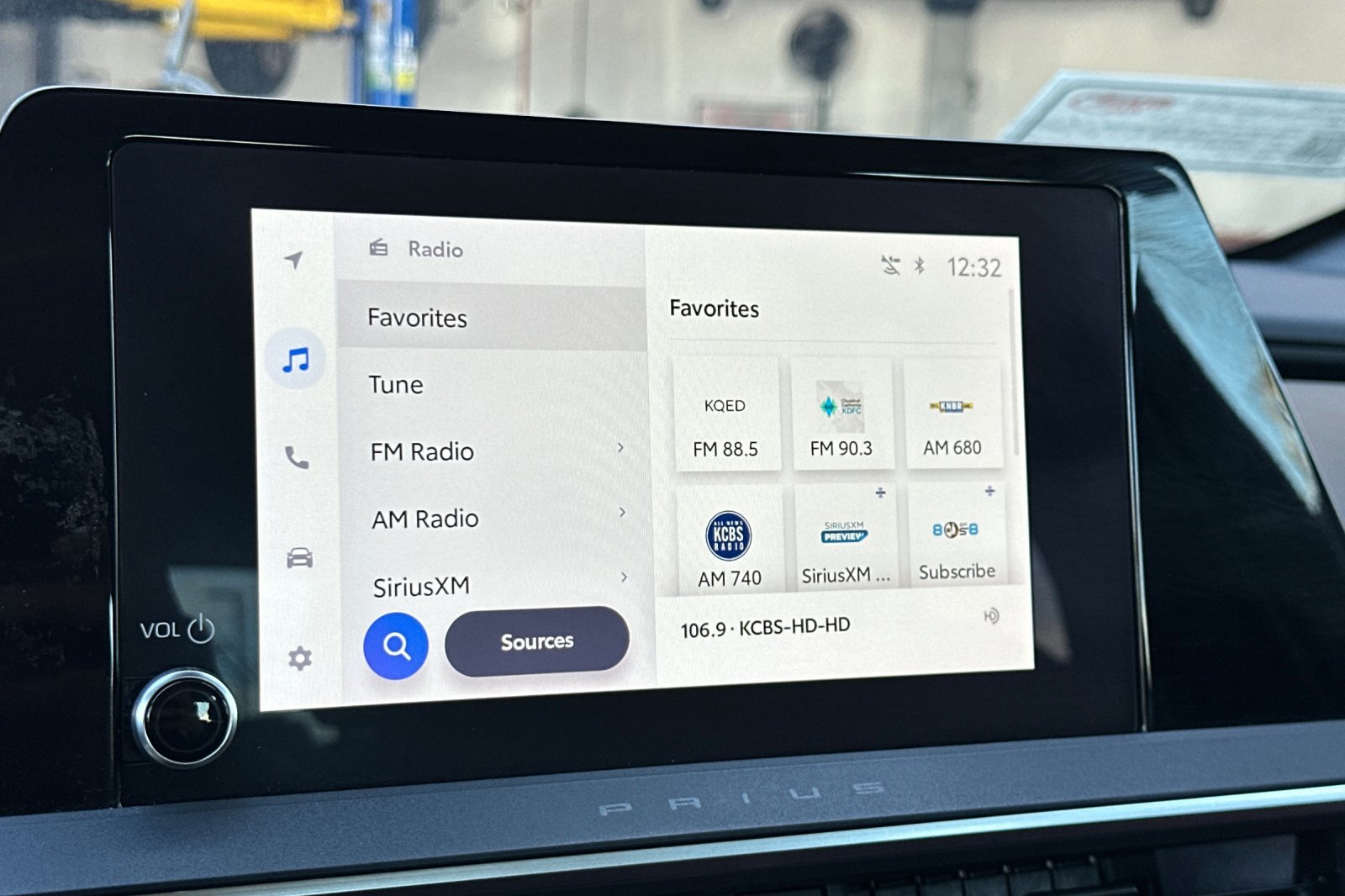 Used 2024 Toyota Prius Prime XSE Premium image 24