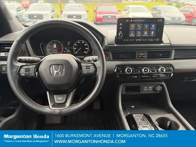 Used 2025 Honda Pilot TrailSport image 16