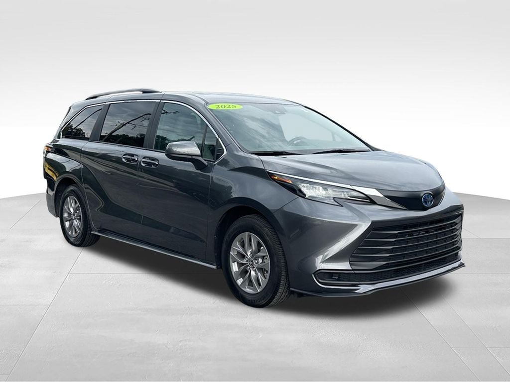 Used 2025 Toyota Sienna LE