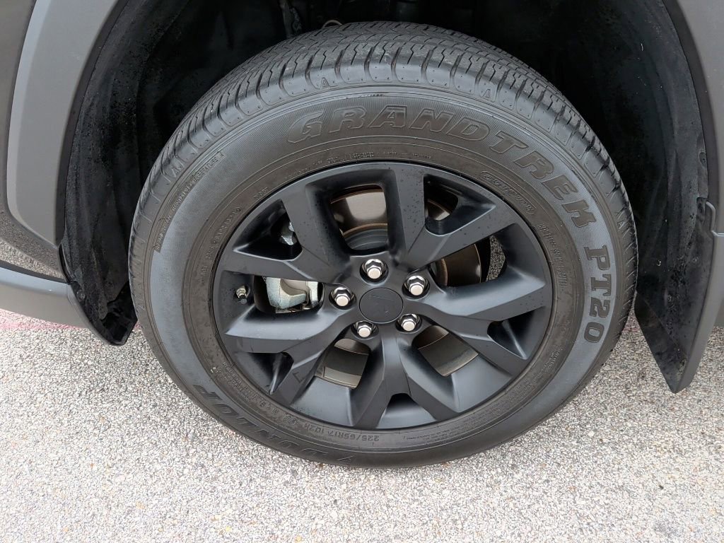 Used 2025 Toyota RAV4 LE image 39