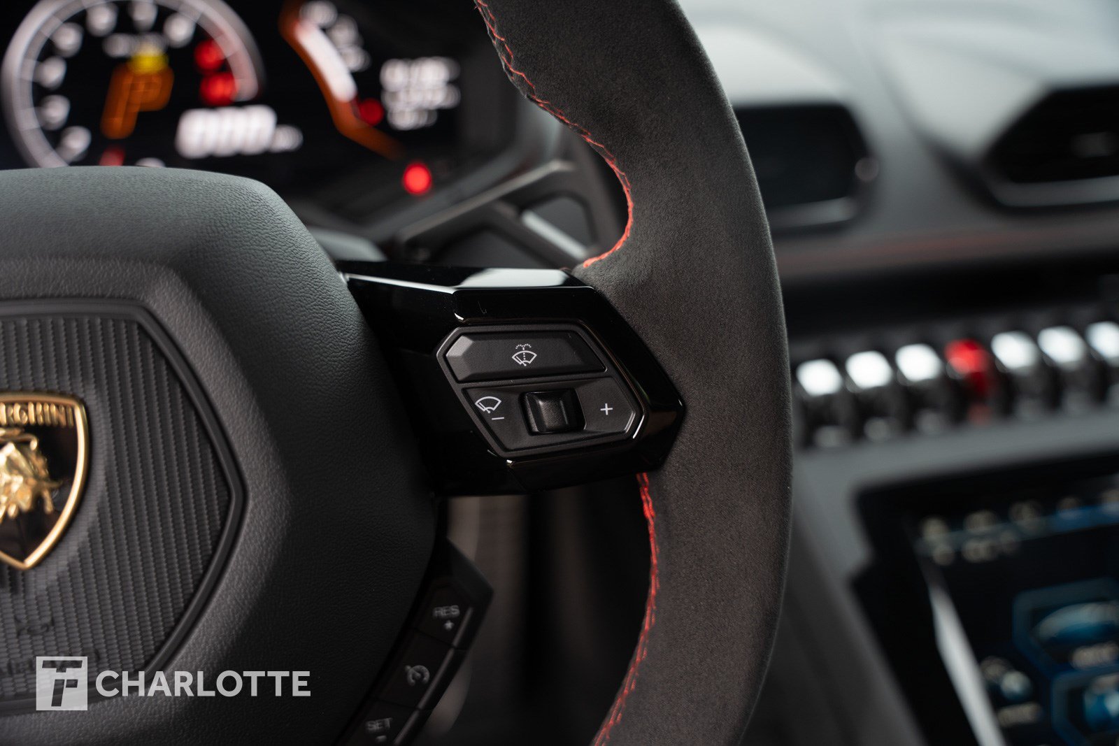 Used 2020 Lamborghini Huracan EVO RWD image 26