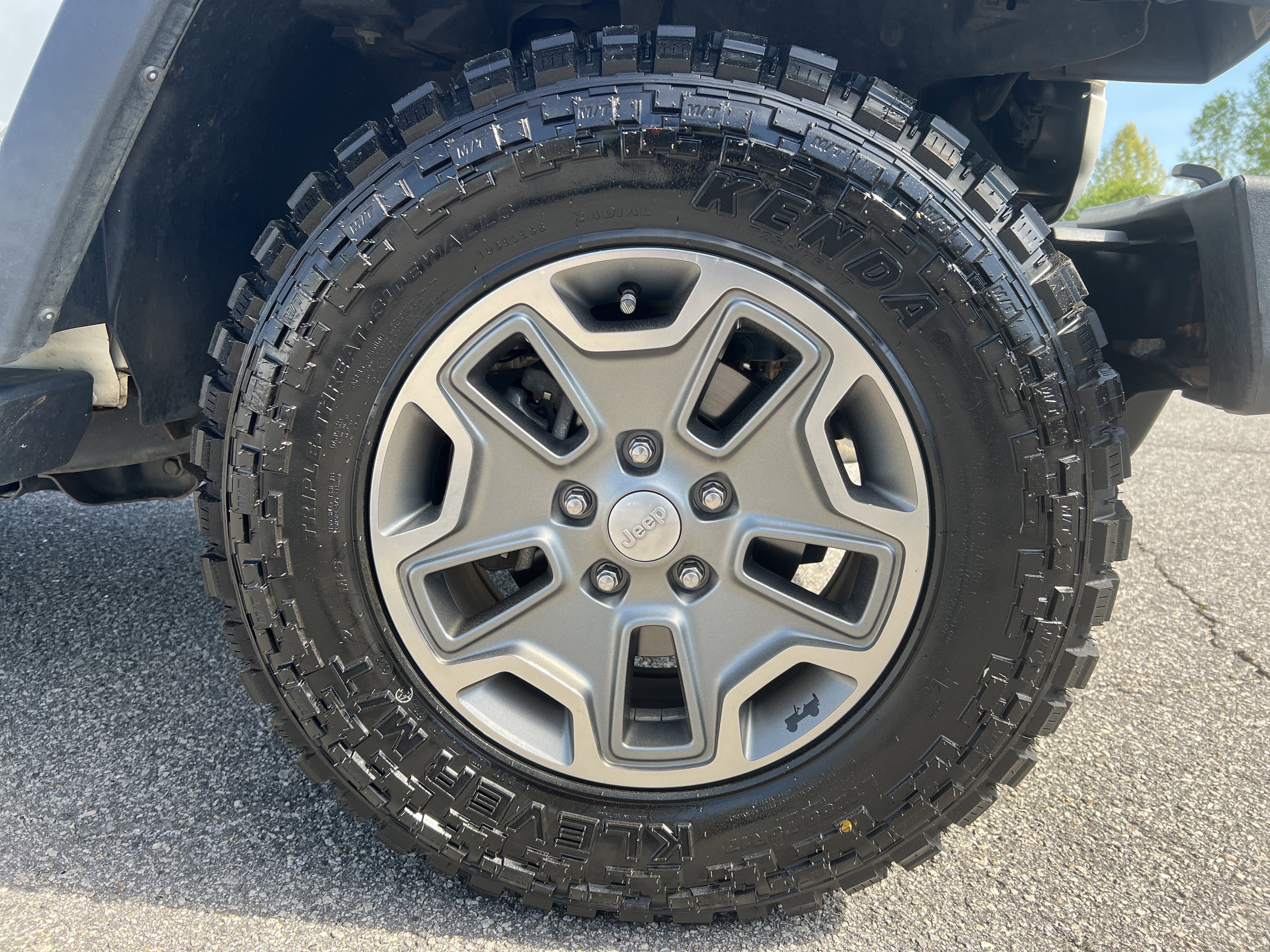 Used 2018 Jeep Wrangler Rubicon w/ Power Convenience Group image 22