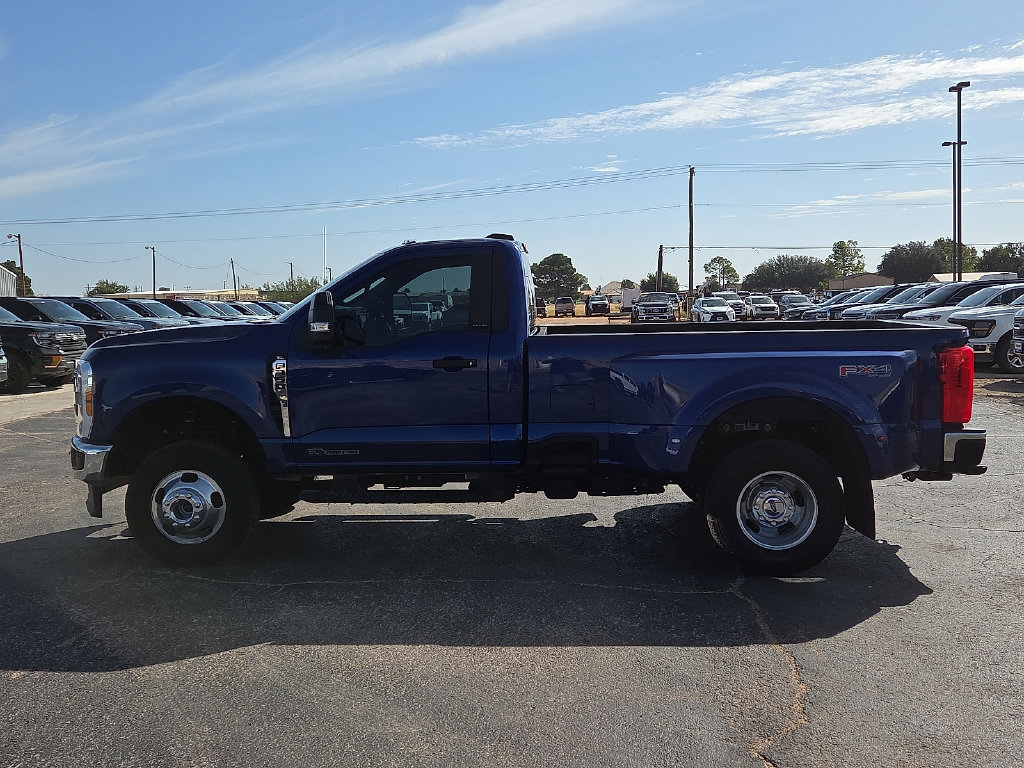 Used 2026 Ford F350 XL w/ FX4 Off-Road Package AWD/4WD image 2
