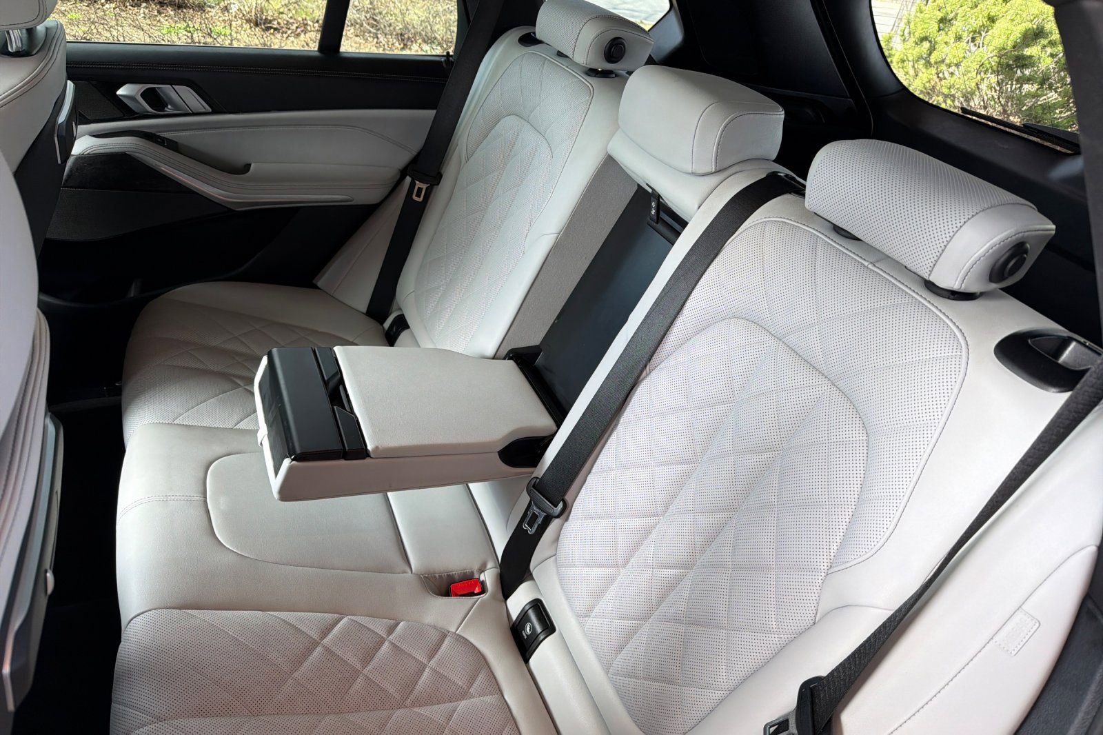 Used 2024 BMW X5 xDrive50e w/ Premium Package image 16