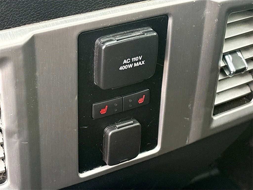 Used 2015 Ford F150 Platinum w/ Equipment Group 701A Luxury image 26