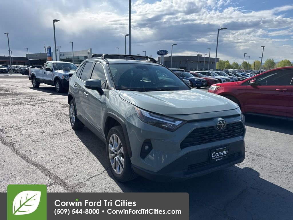 Used 2022 Toyota RAV4 XLE Premium AWD/4WD image 8